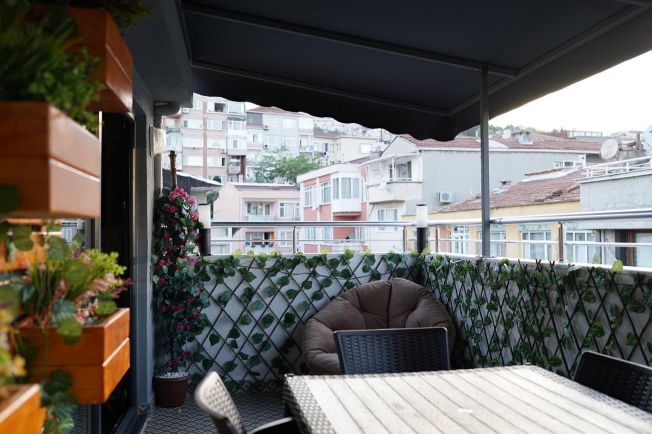 Middle Village Istanbul Eksteriør billede